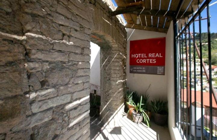 Hotel Real Cortes 미네랄 델 몬테 외부 사진